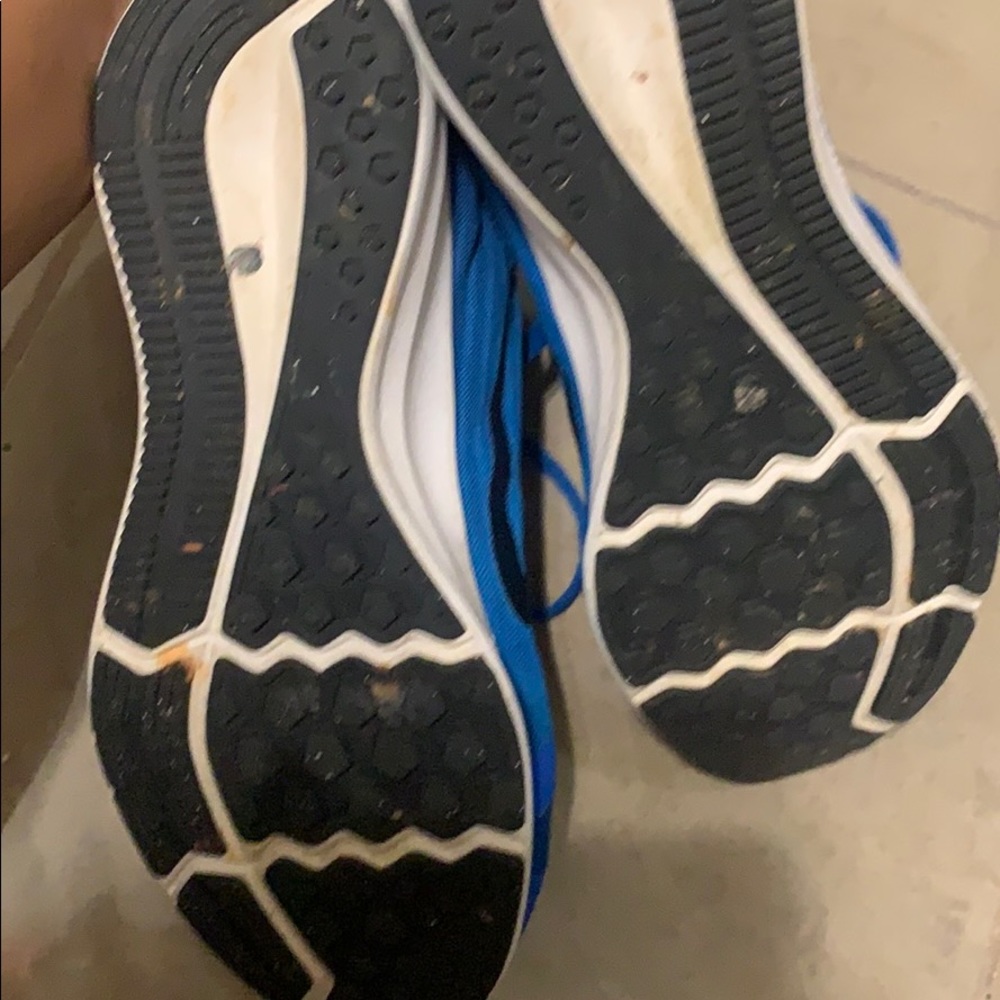 BLUE NIKE SHOES IN GREAT CONDITION!!! - Picture 6 of 6